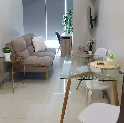 1br Executive Unit In Uptown Parksuites Bgc *