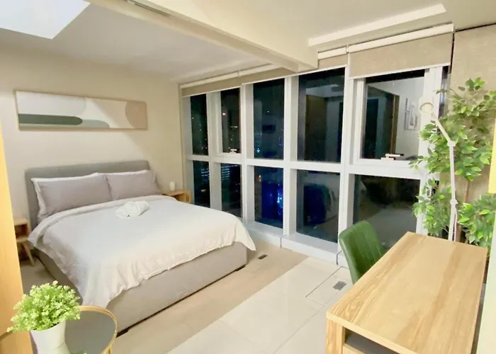 1br Executive Unit In Uptown Parksuites Bgc * Manila