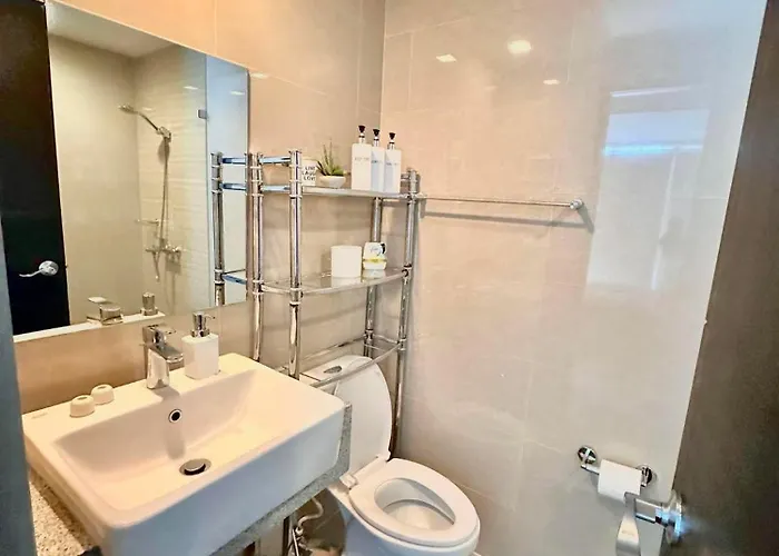 Apartment 1br Executive Unit In Uptown Parksuites Bgc Manila